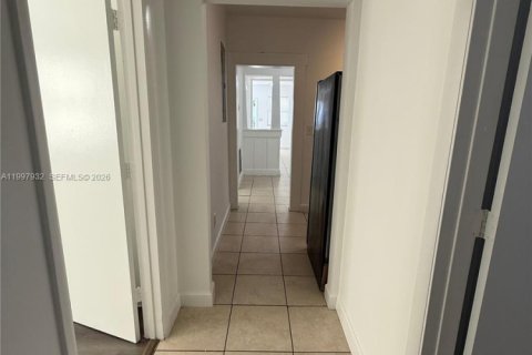 Снять в аренду виллу или дом в Майами, Флорида 3 спальни, 209.31м2, № 2063324 - фото 13