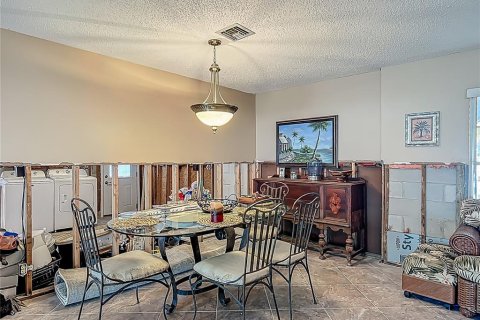 Casa en venta en Crystal River, Florida, 3 dormitorios, 170.75 m2 № 1673347 - foto 6