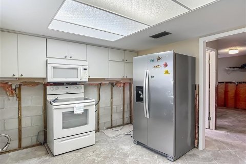 Casa en venta en Crystal River, Florida, 3 dormitorios, 170.75 m2 № 1673347 - foto 11