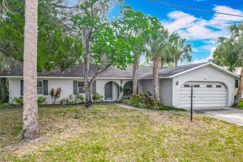 Casa en venta en Crystal River, Florida, 3 dormitorios, 170.75 m2 № 1673347 - foto 2