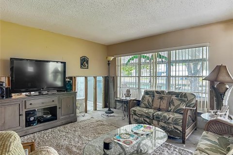 Casa en venta en Crystal River, Florida, 3 dormitorios, 170.75 m2 № 1673347 - foto 8