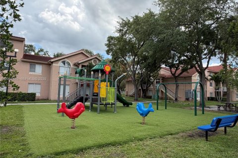 Condo in Miami, Florida, 3 bedrooms  № 2068750 - photo 27