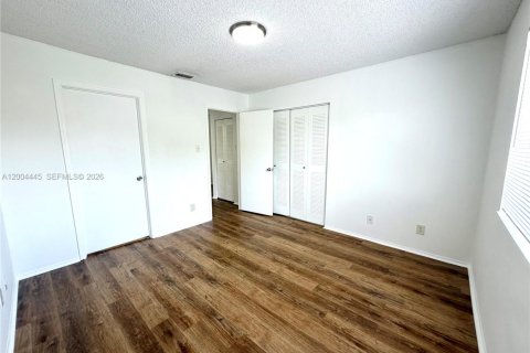 Condo in Miami, Florida, 3 bedrooms  № 2068750 - photo 18