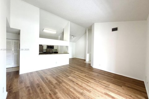 Condo in Miami, Florida, 3 bedrooms  № 2068750 - photo 2