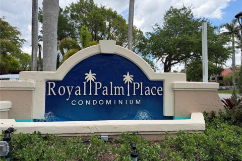 Condo in Miami, Florida, 3 bedrooms  № 2068750