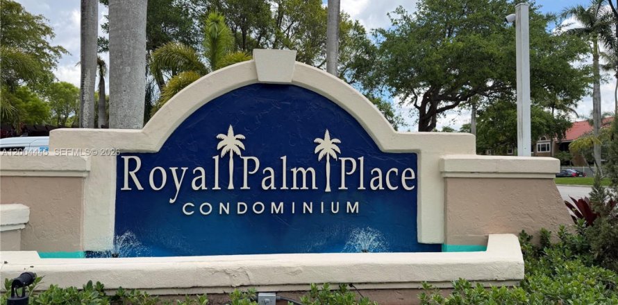 Condo in Miami, Florida, 3 bedrooms  № 2068750