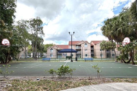 Condo in Miami, Florida, 3 bedrooms  № 2068750 - photo 30