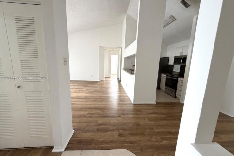 Condo in Miami, Florida, 3 bedrooms  № 2068750 - photo 5