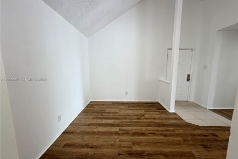 Condo in Miami, Florida, 3 bedrooms  № 2068750 - photo 9