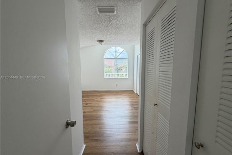 Condo in Miami, Florida, 3 bedrooms  № 2068750 - photo 13