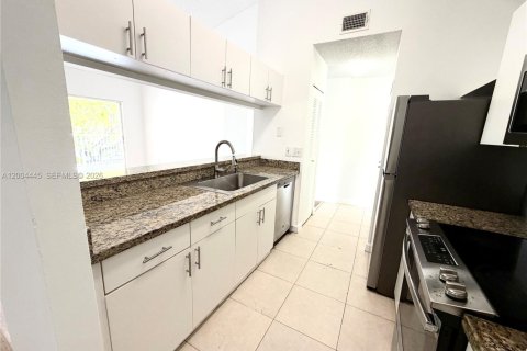 Condo in Miami, Florida, 3 bedrooms  № 2068750 - photo 11