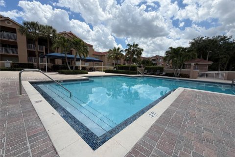 Condo in Miami, Florida, 3 bedrooms  № 2068750 - photo 29