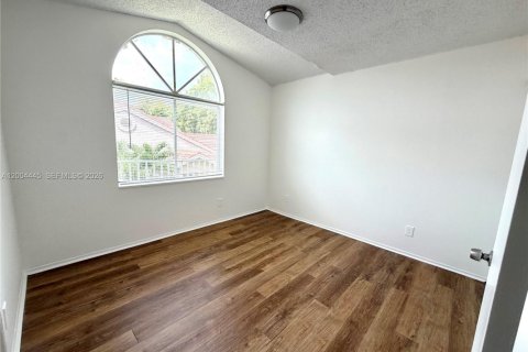 Condo in Miami, Florida, 3 bedrooms  № 2068750 - photo 22