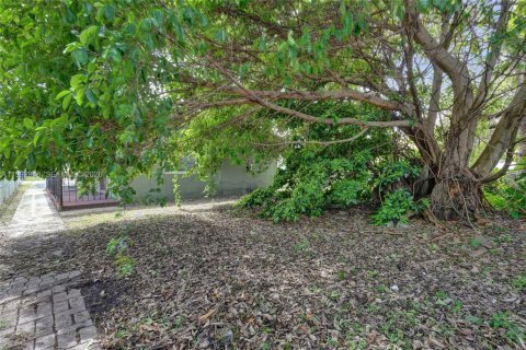 Propiedad comercial en venta en Hallandale Beach, Florida, 99.03 m2 № 2055231 - foto 16