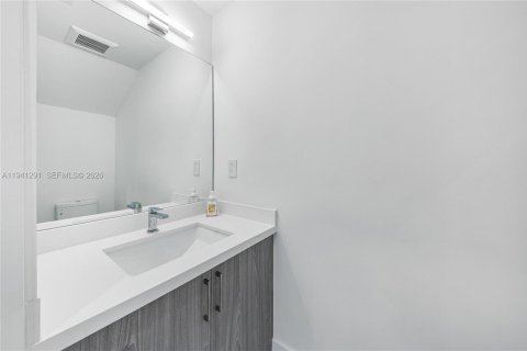 Condo in Miami, Florida, 3 bedrooms  № 1998421 - photo 18