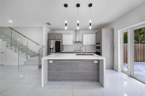 Condo in Miami, Florida, 3 bedrooms  № 1998421 - photo 10