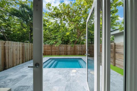 Condo in Miami, Florida, 3 bedrooms  № 1998421 - photo 19