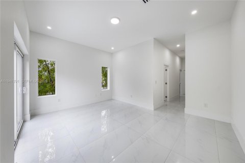 Condo in Miami, Florida, 3 bedrooms  № 1998421 - photo 22