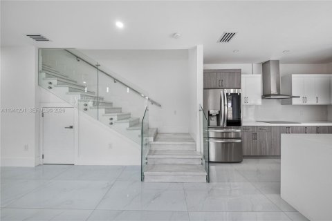 Condo in Miami, Florida, 3 bedrooms  № 1998421 - photo 6