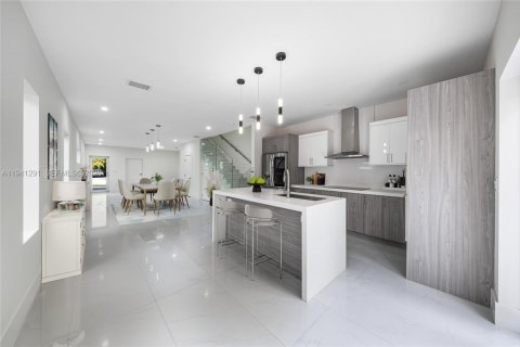 Condo in Miami, Florida, 3 bedrooms  № 1998421 - photo 11