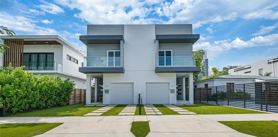 Condo in Miami, Florida, 3 bedrooms  № 1998421