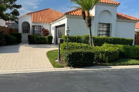 Casa en alquiler en Palm Beach Gardens, Florida, 3 dormitorios, 160.63 m2 № 1188447 - foto 1