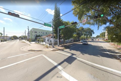 Commercial property in Miami, Florida № 2190461 - photo 9