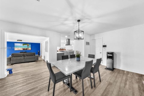 Villa ou maison à vendre à Fort Lauderdale, Floride: 4 chambres, 219.34 m2 № 2041736 - photo 17