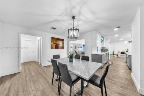 Villa ou maison à vendre à Fort Lauderdale, Floride: 4 chambres, 219.34 m2 № 2041736 - photo 16