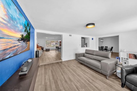 Villa ou maison à vendre à Fort Lauderdale, Floride: 4 chambres, 219.34 m2 № 2041736 - photo 19