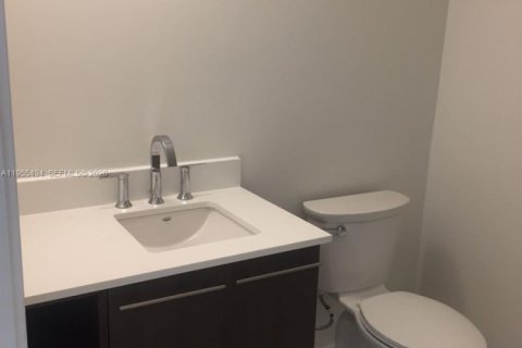 Condominio en alquiler en Doral, Florida, 2 dormitorios, 115.57 m2 № 2010261 - foto 10