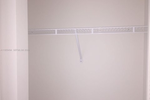 Condominio en alquiler en Doral, Florida, 2 dormitorios, 115.57 m2 № 2010261 - foto 17