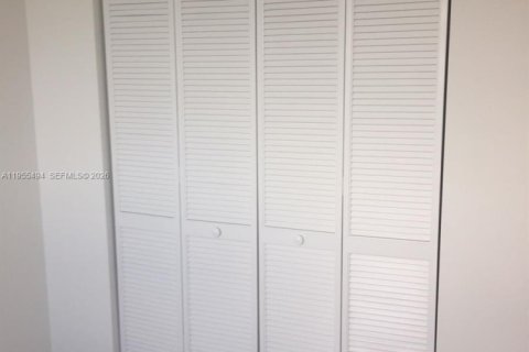 Condominio en alquiler en Doral, Florida, 2 dormitorios, 115.57 m2 № 2010261 - foto 9