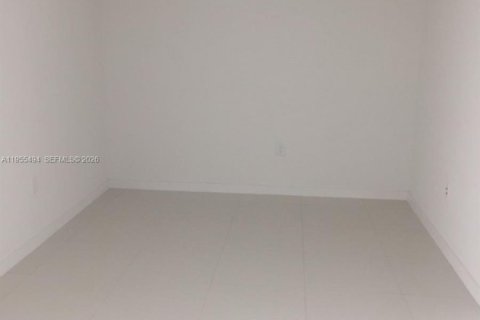 Condominio en alquiler en Doral, Florida, 2 dormitorios, 115.57 m2 № 2010261 - foto 2