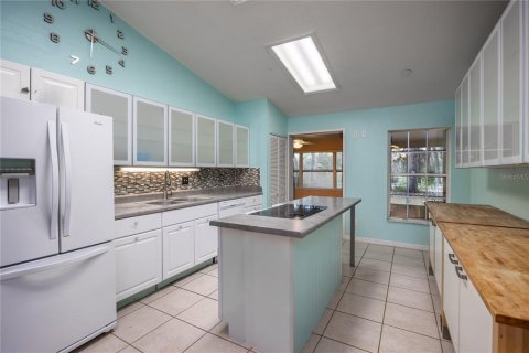 House in Chiefland, Florida 3 bedrooms, 136.75 sq.m. № 1508569 - photo 6