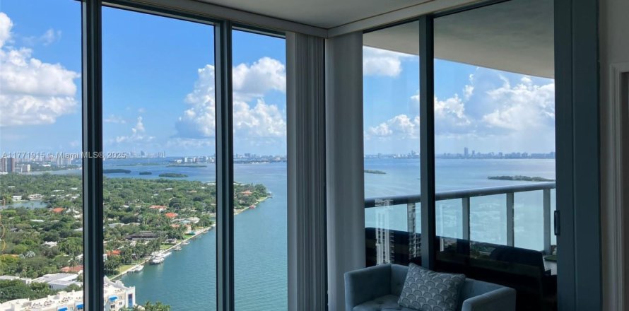Condo in Miami, Florida, 2 bedrooms № 1864292