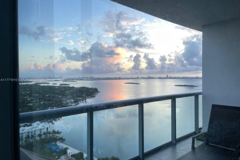 Condo in Miami, Florida, 2 bedrooms  № 1864292 - photo 8
