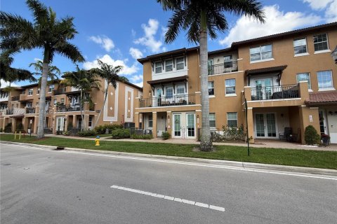 Condo in Pembroke Pines, Florida, 2 bedrooms  № 2049746 - photo 25