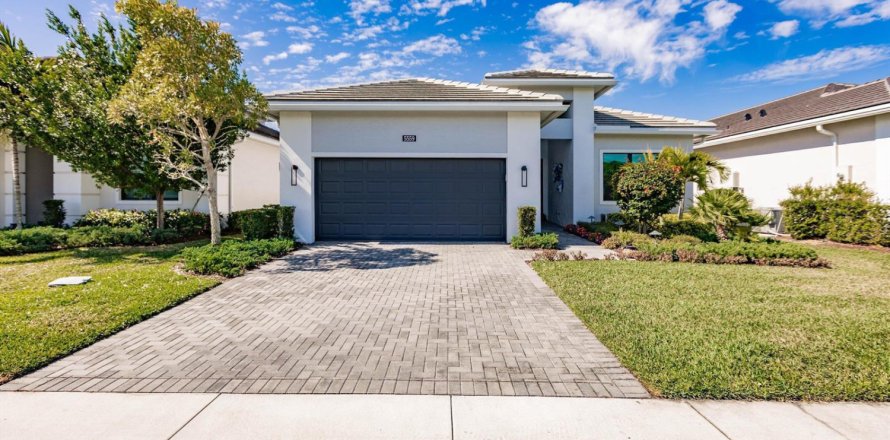 House in Westlake, Florida 3 bedrooms, 214.7 sq.m. № 2399949