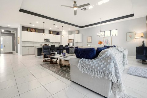 House in Westlake, Florida 3 bedrooms, 214.7 sq.m. № 2399949 - photo 5