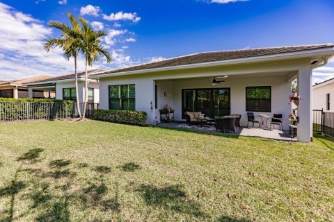 House in Westlake, Florida 3 bedrooms, 214.7 sq.m. № 2399949 - photo 21