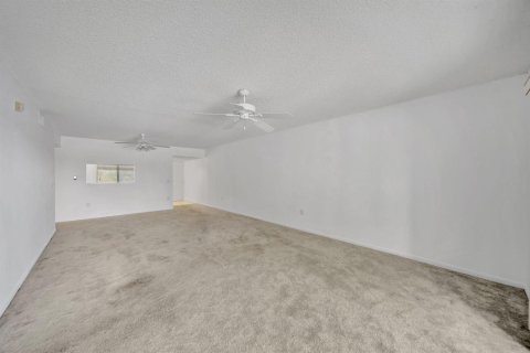 Condominio en venta en Pembroke Pines, Florida, 1 dormitorio, 95.97 m2 № 2185218 - foto 19