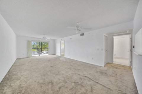 Condominio en venta en Pembroke Pines, Florida, 1 dormitorio, 95.97 m2 № 2185218 - foto 11