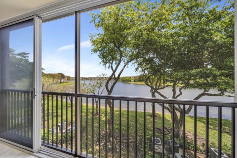 Condominio en venta en Pembroke Pines, Florida, 1 dormitorio, 95.97 m2 № 2185218 - foto 3