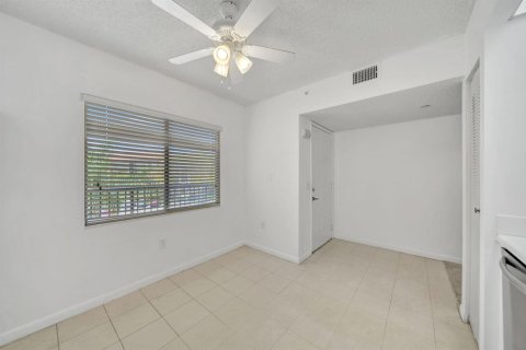 Condominio en venta en Pembroke Pines, Florida, 1 dormitorio, 95.97 m2 № 2185218 - foto 10