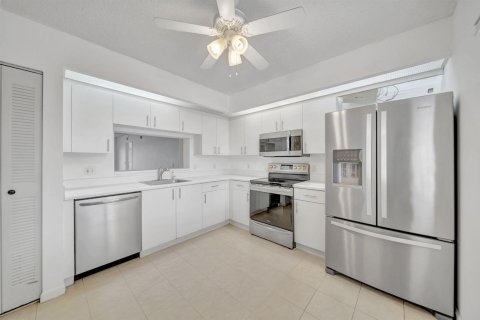 Condominio en venta en Pembroke Pines, Florida, 1 dormitorio, 95.97 m2 № 2185218 - foto 7
