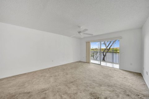 Condominio en venta en Pembroke Pines, Florida, 1 dormitorio, 95.97 m2 № 2185218 - foto 17