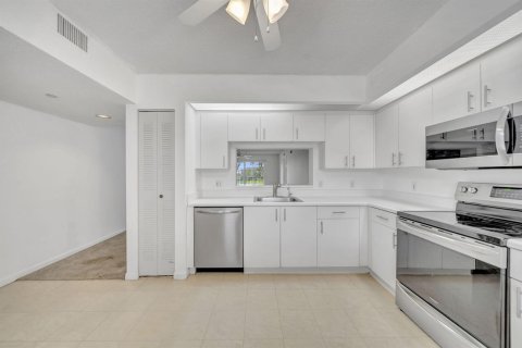 Condominio en venta en Pembroke Pines, Florida, 1 dormitorio, 95.97 m2 № 2185218 - foto 8