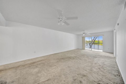 Condominio en venta en Pembroke Pines, Florida, 1 dormitorio, 95.97 m2 № 2185218 - foto 12