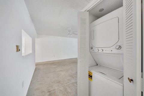 Condominio en venta en Pembroke Pines, Florida, 1 dormitorio, 95.97 m2 № 2185218 - foto 13